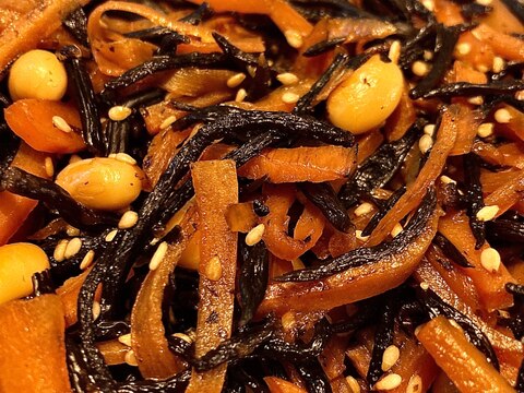 人参多め!栄養たっぷりひじきの煮物